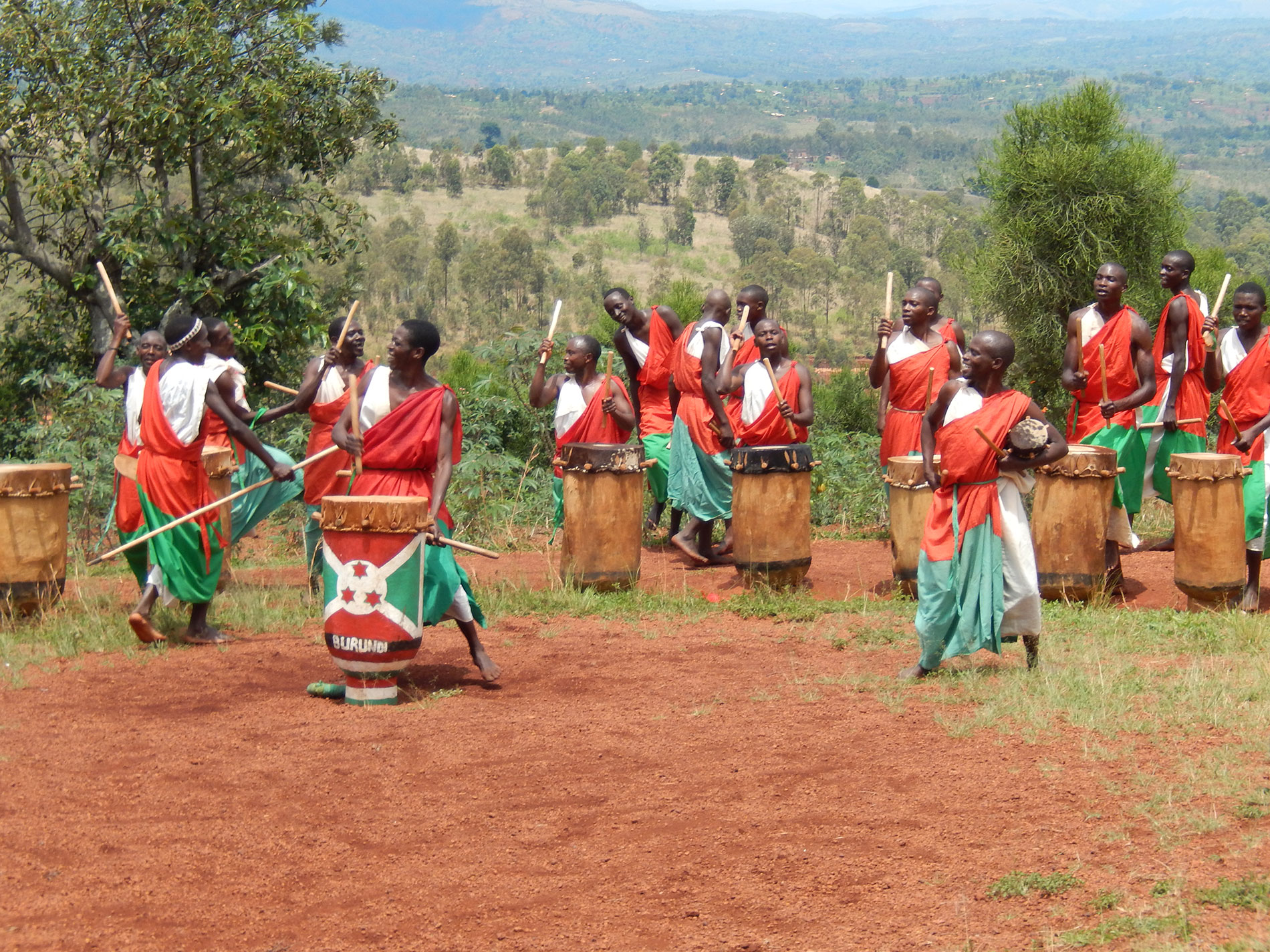 Burundezen - Introductie, Locatie, Taal, Folklore, Religie, Belangrijkste feestdagen, Overgangsrituelen